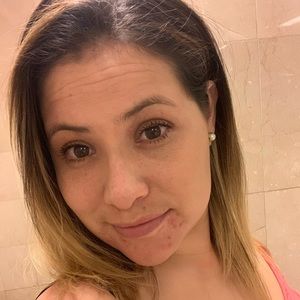 Meet your Posher, Claudia